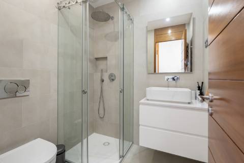 Luxuosa moradia geminada duplex com piscina privada em Vale do Lobo