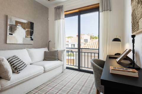 Luxuosa moradia geminada duplex com piscina privada em Vale do Lobo