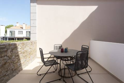 Luxuosa moradia geminada duplex com piscina privada em Vale do Lobo