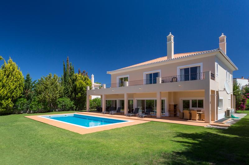 Moradia espaçosa com 3+1 quartos em Vilamoura, vista para o golfe - Arrendamento annual