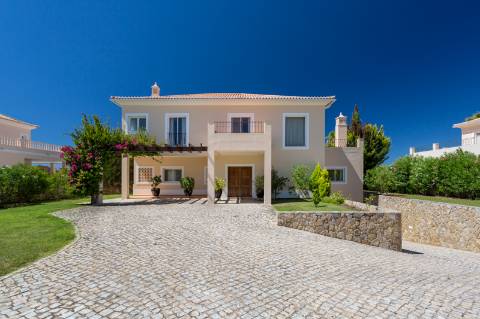 Moradia T3+1 em Vilamoura, vista para o golfe - Arrendamento anual