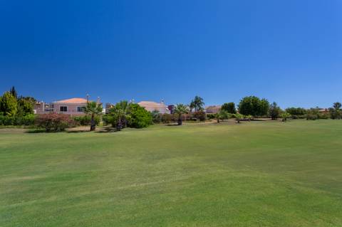 Moradia T3+1 em Vilamoura, vista para o golfe - Arrendamento anual