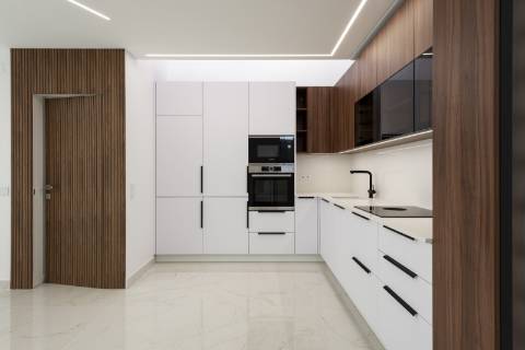 Fantástica Moradia T3 Renovada - A Apenas Minutos da Praia e Praça, Vale do Lobo