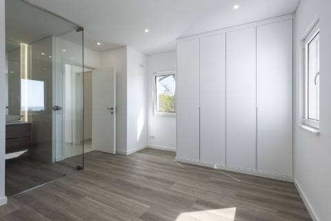 Fantástica Moradia T3 Renovada - A Apenas Minutos da Praia e Praça, Vale do Lobo