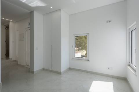 Fantástica Moradia T3 Renovada - A Apenas Minutos da Praia e Praça, Vale do Lobo