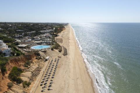 Fantástica Moradia T3 Renovada - A Apenas Minutos da Praia e Praça, Vale do Lobo