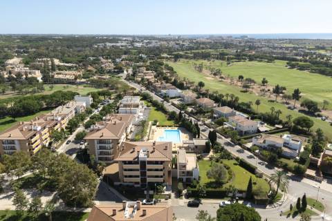 Apartamento T2 - Top Floor com vista mar e golfe