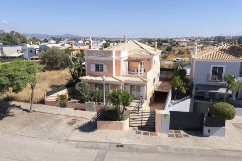 Moradia tradicional V3 +1 - Montenegro