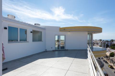 Penthouse T2+1 em Albufeira com vista panorâmica para o mar