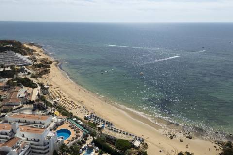 Penthouse T2+1 em Albufeira com vista panorâmica para o mar