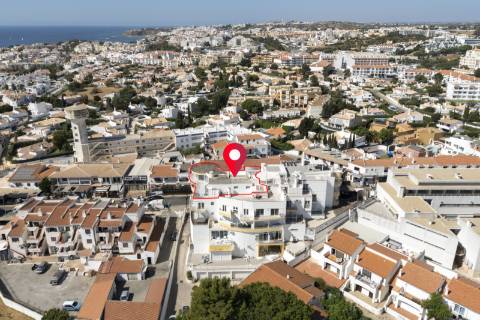 Penthouse T2+1 em Albufeira com vista panorâmica para o mar