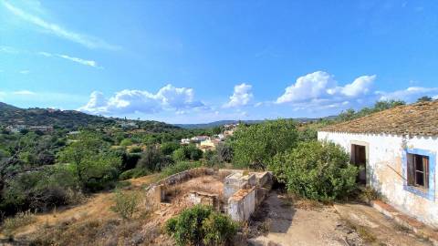 Terreno com ruína - Loulé