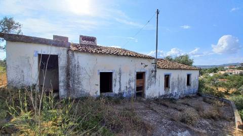 Terreno com ruína - Loulé