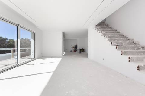 Moradia Contemporânea em fase final de construção - Loulé