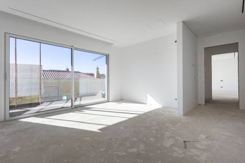 Moradia Contemporânea em fase final de construção - Loulé