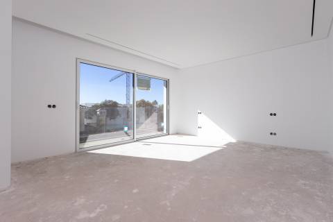 Moradia Contemporânea em fase final de construção - Loulé