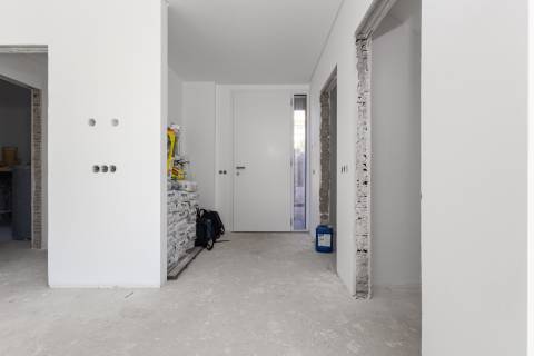 Moradia Contemporânea em fase final de construção - Loulé