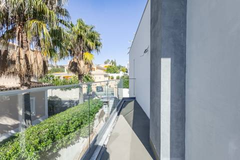 Moradia Contemporânea em fase final de construção - Loulé