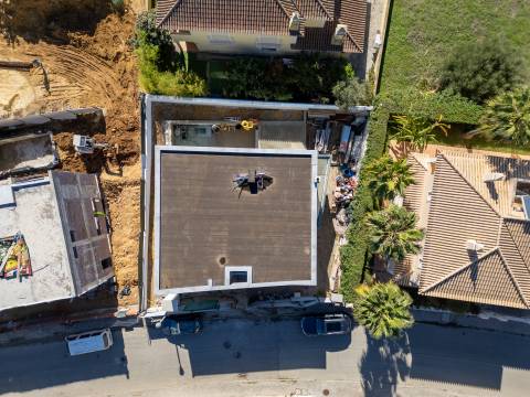 Moradia Contemporânea em fase final de construção - Loulé