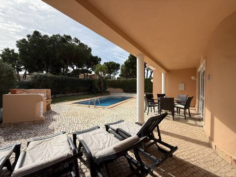 Moradia V4 - Almancil, arrendamento anual