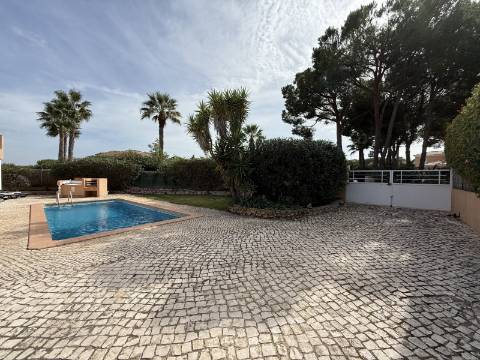 Moradia V4 - Almancil, arrendamento anual