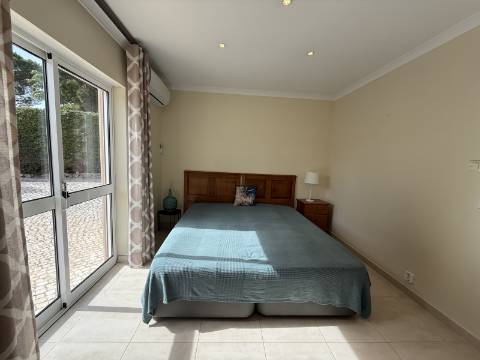 Moradia V4 - Almancil, arrendamento anual