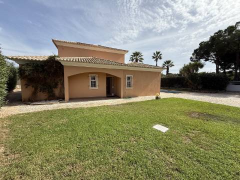 Moradia V4 - Almancil, arrendamento anual