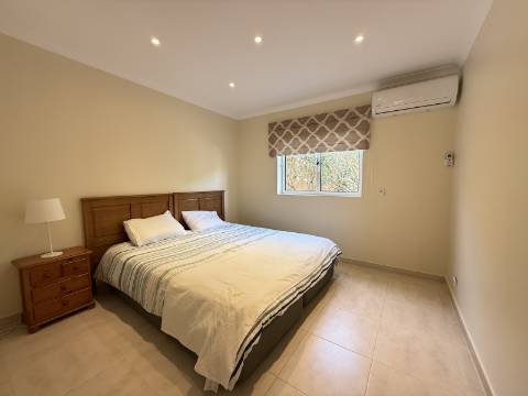 Moradia V4 - Almancil, arrendamento anual