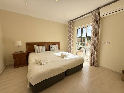 Moradia V4 - Almancil, arrendamento anual