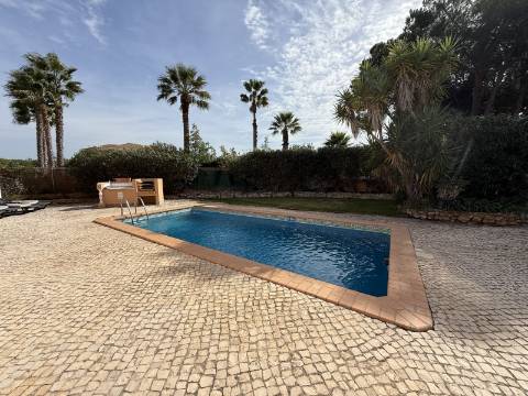 Moradia V4 - Almancil, arrendamento anual