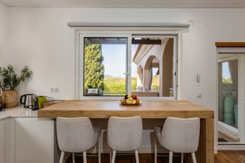 Elegante Moradia T4 com Piscina Privada e Jardim no The Crest, Almancil