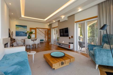 Elegante Moradia T4 com Piscina Privada e Jardim no The Crest, Almancil