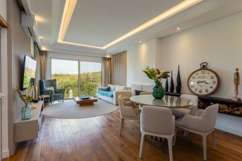 Elegante Moradia T4 com Piscina Privada e Jardim no The Crest, Almancil