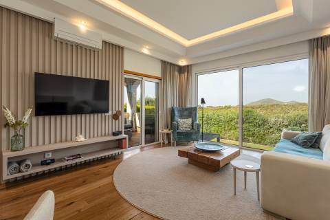 Elegante Moradia T4 com Piscina Privada e Jardim no The Crest, Almancil