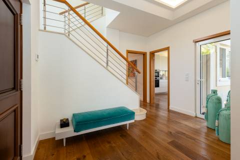 Elegante Moradia T4 com Piscina Privada e Jardim no The Crest, Almancil