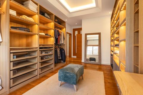 Elegante Moradia T4 com Piscina Privada e Jardim no The Crest, Almancil