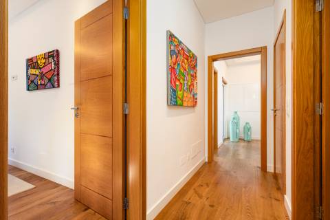 Elegante Moradia T4 com Piscina Privada e Jardim no The Crest, Almancil