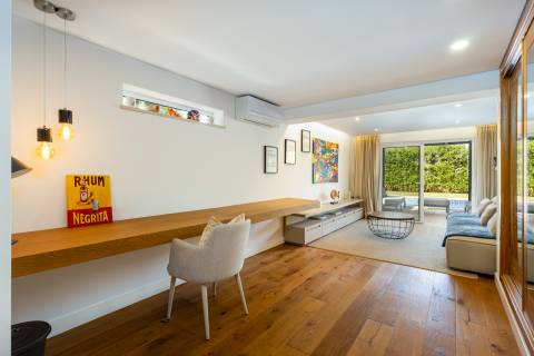 Elegante Moradia T4 com Piscina Privada e Jardim no The Crest, Almancil