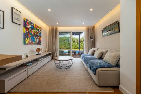 Elegante Moradia T4 com Piscina Privada e Jardim no The Crest, Almancil