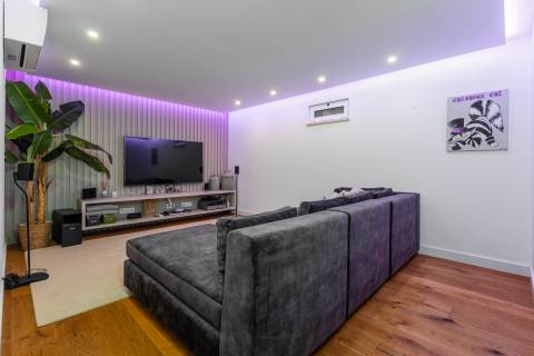 Elegante Moradia T4 com Piscina Privada e Jardim no The Crest, Almancil