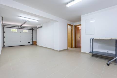 Elegante Moradia T4 com Piscina Privada e Jardim no The Crest, Almancil