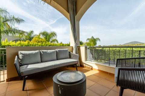 Elegante Moradia T4 com Piscina Privada e Jardim no The Crest, Almancil