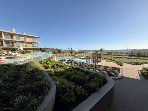 Arrendamento anual : Apartamento T2 em condomínio de prestígio - Quarteira