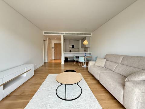 Arrendamento anual : Apartamento T2 em condomínio de prestígio - Quarteira