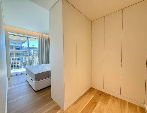 Arrendamento anual : Apartamento T2 em condomínio de prestígio - Quarteira