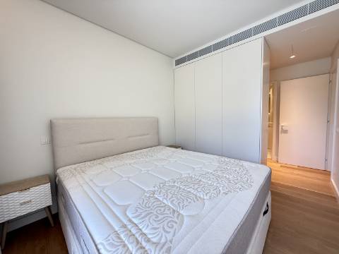 Arrendamento anual : Apartamento T2 em condomínio de prestígio - Quarteira