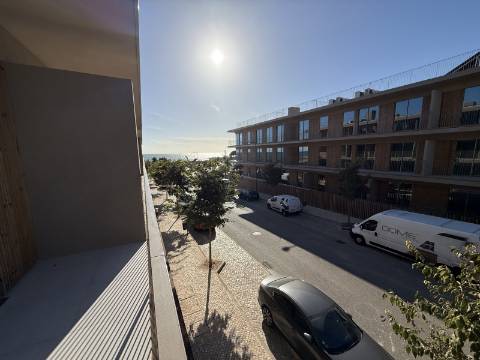 Arrendamento anual : Apartamento T2 em condomínio de prestígio - Quarteira