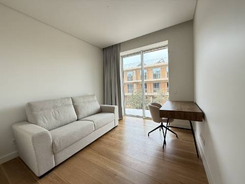 Arrendamento anual : Apartamento T2 em condomínio de prestígio - Quarteira