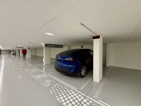 Arrendamento anual : Apartamento T2 em condomínio de prestígio - Quarteira