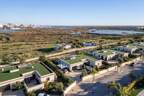 Moradia de Luxo V4 - Primeira Linha da Ria Formosa, Faro